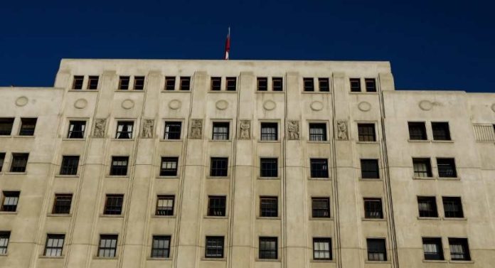 Chile emite bonos en euros y dólares por US$4.375 millones equivalentes e incorpora estructura para reducción de la tasa de interés vinculada a cumplimiento de metas de biodiversidad