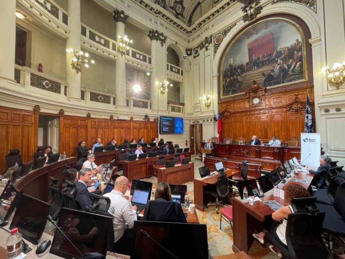 Director de Data Observatory expuso sobre soberanía digital ante el Senado