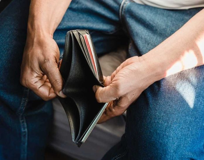 El lado invisible de DICOM las personas que esperan el pago de una deuda morosa en Chile El lado invisible de DICOM: las personas que esperan el pago de una deuda morosa en Chile