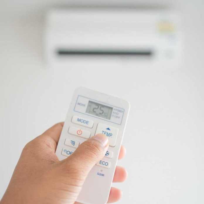 Incendios en Biobío y altas temperaturas reabren el debate sobre consumo eléctrico responsable