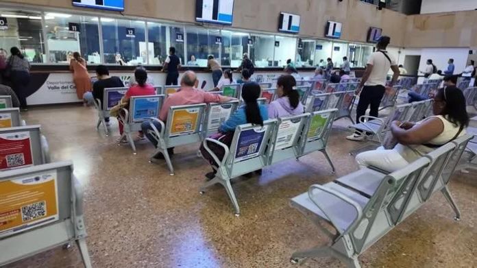 Comienzan las vacaciones y más disposición a trámites. ¿Cómo reducir los tiempos de espera a través de la tecnología?