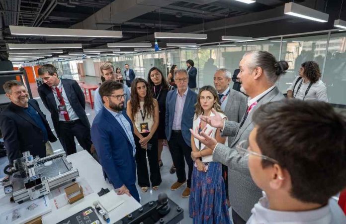 Presidente Boric inauguró startuplab.01, nuevo polo de ciencia, tecnología e innovación en el centro de Santiago