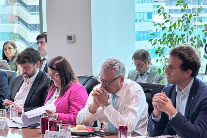 Representantes de las empresas socias del CM se reunieron con Ruth Hurtado y Bernardo Fontaine