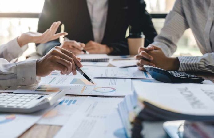 Término de giro: claves tributarias que empresas y pymes deben conocer antes de cerrar un negocio