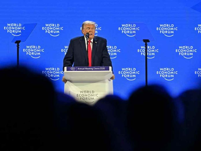 Trump reafirma su política económica en Davos: las señales que Chile debe mirar con atención