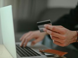 Cómo construir historial financiero usando una tarjeta de crédito