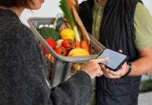 Ventas “por pagar” y efectivo: el desorden invisible que afecta a miles de distribuidoras en Chile