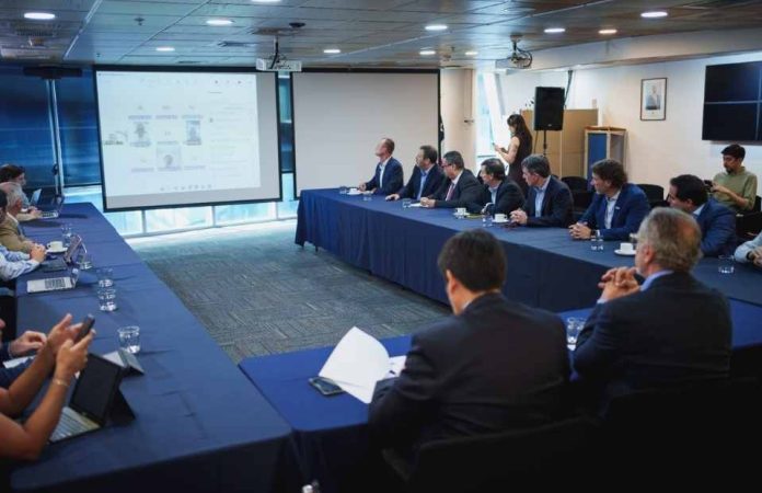 Bolsillo Electrónico de Emergencia para la Autoconstrucción Gobierno y empresas se reúnen para asegurar abastecimiento y evitar alzas de precios en Ñuble y Biobío Bolsillo Electrónico de Emergencia para la Autoconstrucción: Gobierno y empresas se reúnen para asegurar abastecimiento y evitar alzas de precios en Ñuble y Biobío