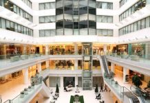 Brecha crítica: asistentes virtuales son la herramienta de IA más usada por el retail