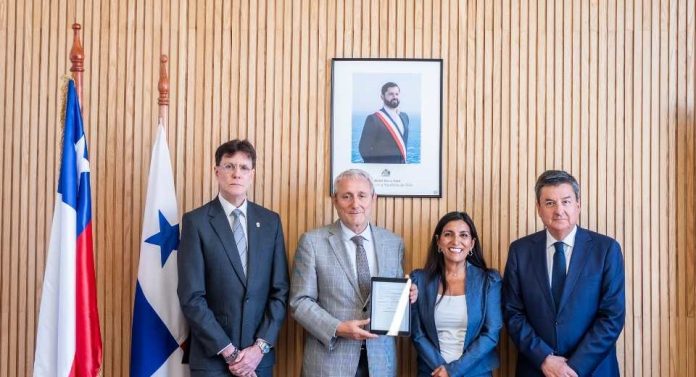 Chile y Panamá firman acuerdo para impulsar IA con identidad latinoamericana