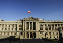 Corte Suprema fija nuevo estándar en el empleo público y declara grave el no pago de cotizaciones en honorarios