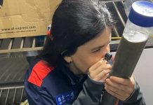 Geóloga de Sernageomin es la primera mujer del estado en alcanzar los 7.770 metros de profundidad en la Fosa de Atacama