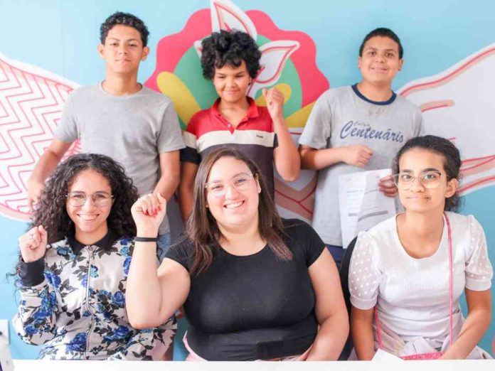 Programa Voces Futuras forma a más de mil jóvenes en habilidades digitales y de comunicación