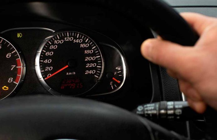 Alza histórica de combustibles golpea fuerte a los hogares chilenos