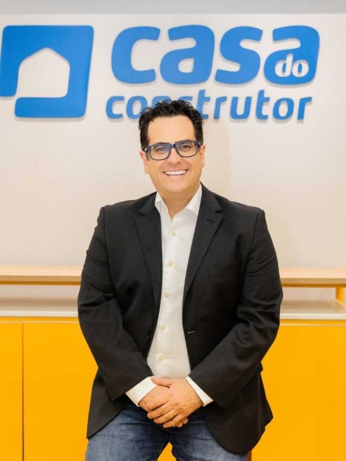 Arriendo de maquinaria y franquicias emergen como nuevo negocio en la industria de la construcción en Chile