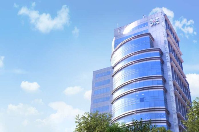 Cámara de Comercio de Santiago CCS) Cámara de Comercio de Santiago CCS)