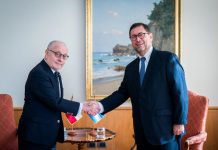 Canciller se reúne con el embajador de Argentina y destaca las oportunidades de cooperación en pasos fronterizos, energía y minería