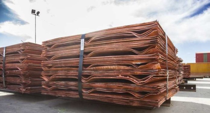 Cochilco El escenario de oferta sigue siendo ajustado en 2026, lo que sostiene niveles elevados de precio del cobre