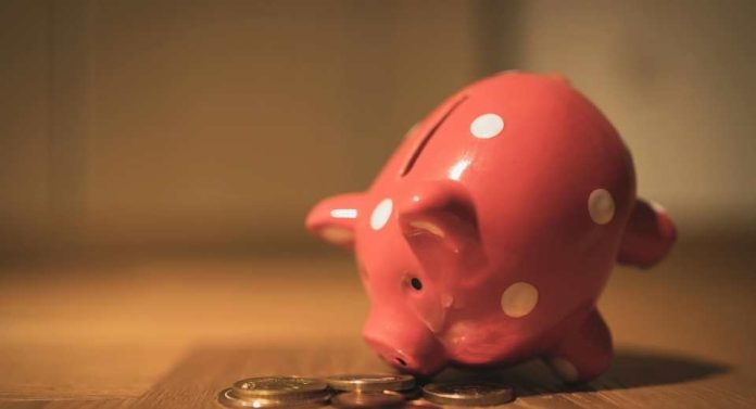 Cómo elegir el producto financiero adecuado para ordenar el presupuesto en el mes más desafiante del año