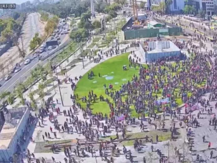 El fallido intento de vandalización de la estatua de Baquedano, a 16 días de su regreso