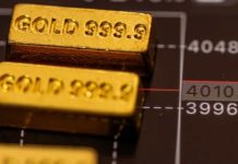 El precio del oro avanza a medida que los compradores entran al mercado a pesar de la fortaleza del dólar