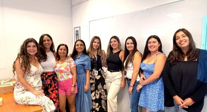 Más de 40 emprendedoras de Antofagasta formalizan sus negocios con apoyo de Capital Abeja Emprende