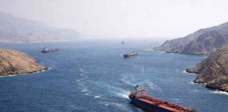 Trump afirma que la Armada de EE.UU. escoltará petroleros en el Estrecho de Ormuz Medio Oriente | Aumentan las tensiones en el Estrecho de Ormuz mientras petroleros quedan atrapados en el fuego cruzado