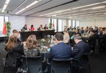 Con mesa de negocios y apertura de la Bolsa de Toronto Ministra Williams concluye participación en PDAC 2026