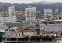 Permisos de edificación por vencer fueron prorrogados por un año más: medida impacta a más de 50 mil viviendas