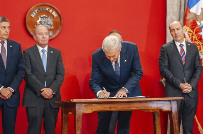 Presidente Kast, promulga ley de Emergencia Energética