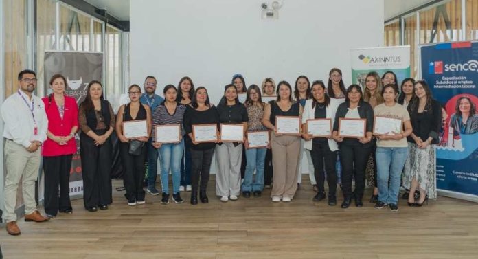 Primera versión del Programa “Avanza Axinntus” culmina con 16 mujeres formadas en operación de equipos de aseo industrial