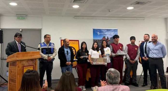 Syncore impulsa la educación científica en Tocopilla con entrega de equipos a estudiantes del Li