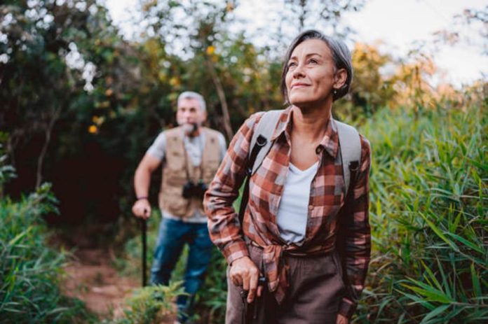 Viajar con niños o adultos mayores: cómo prepararse para que nada arruine el viaje