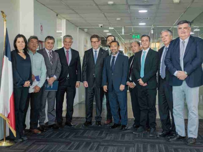 ANCCh y Ministerio de Economía acuerdan elaborar plan para fomentar el crecimiento del modelo empresarial cooperativo ANCCh y Ministerio de Economía acuerdan elaborar plan para fomentar el crecimiento del modelo empresarial cooperativo