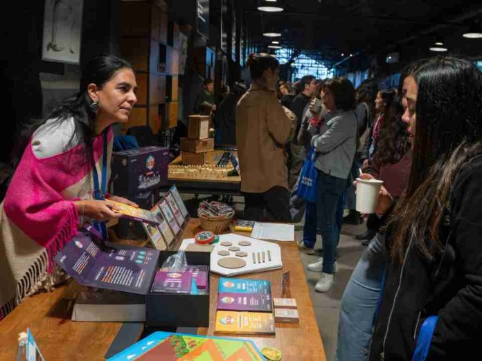 Anna Forés en seminario Mustakis sobre neuroeducación: “La presencia y el vínculo son la base de todo”