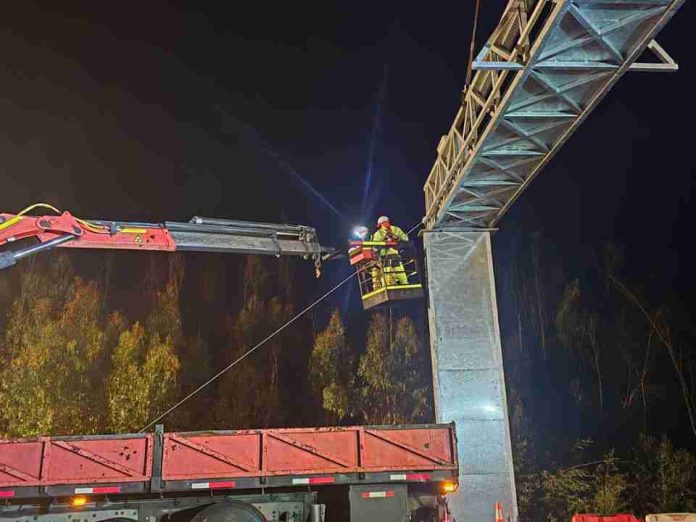Autopista del Itata marca hito en modernización vial: inicia instalación de pórticos Free Flow para pago automático
