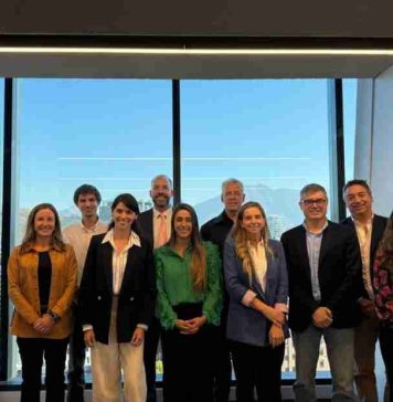 Buk lanza Consejo de IA en el Trabajo junto a líderes del sector público y privado