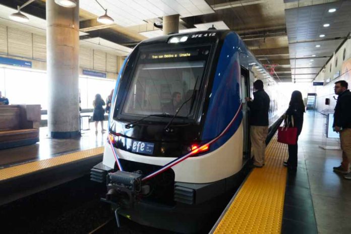 Con nuevo tren de alto estándar Servicio Limache – Puerto refuerza operación en la región de Valparaíso