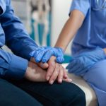 Reportaje | El impacto de las “múltiples punciones” en pacientes (problema poco visibilizado)