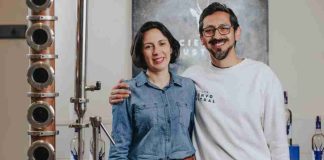 Emprendedora valdiviana impulsa destilería premiada y abre oportunidades globales