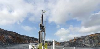 Exploración minera suma perforadora de superficie con sistema automatizado