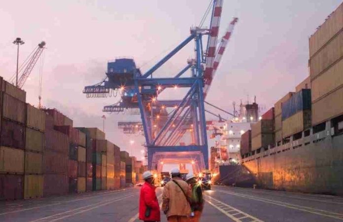 Exportaciones no cobre no litio marcan hito histórico a marzo: servicios superan los US$ 1.000 millones