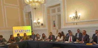 Fintech de adquirencia expone ante diputados la necesidad de democratizar los pagos electrónicos en Chile