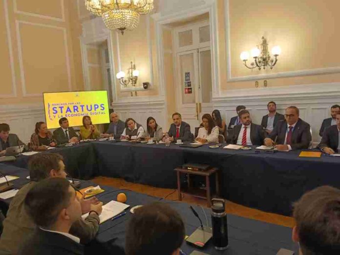 Fintech de adquirencia expone ante diputados la necesidad de democratizar los pagos electrónicos en Chile