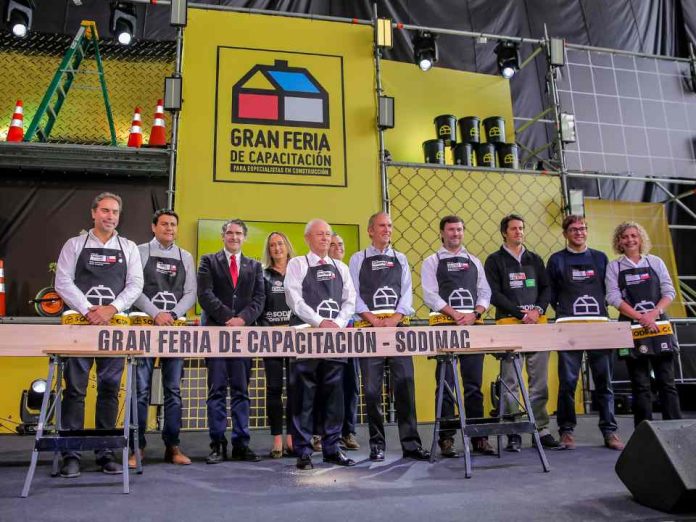Gran Feria de Capacitación Sodimac 2026 inicia con masiva asistencia y un fuerte enfoque en la certificación técnica.