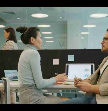 IA en el curriculum: 5 de cada 10 trabajadores la usa, pero casi el 30% dudan sobre su efectividad