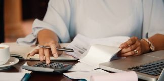 La mitad de los chilenos destinó más del 60% de sus ingresos para enfrentar los gastos extra de marzo