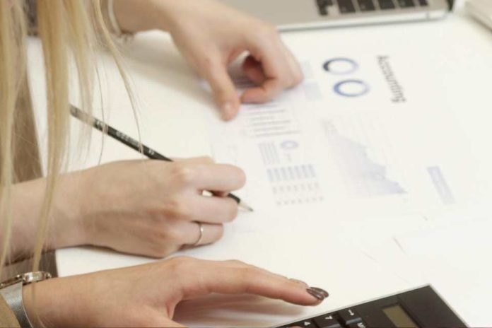 Menos horas, mismo desafío expertos entregan recomendaciones para que pymes se adapten a la nueva jornada laboral