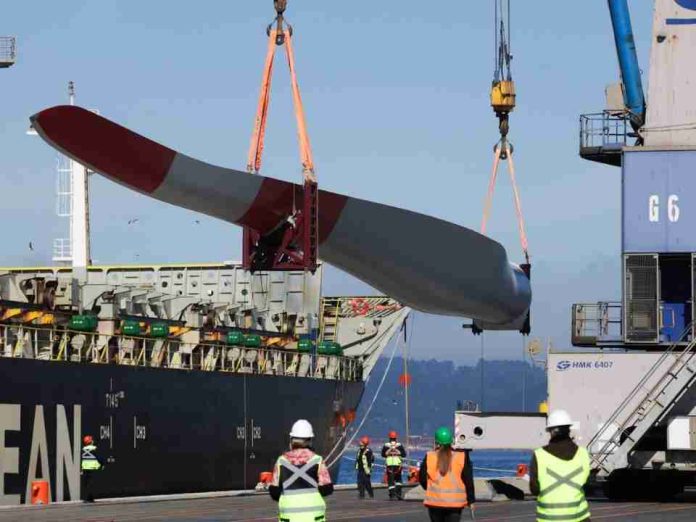 Primer arribo de aspas eólicas marca un nuevo hito operativo en SVTI