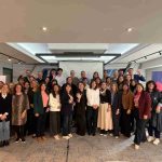 Se profundiza brecha de confianza entre quienes tienen personas a cargo y las que no lo tienen